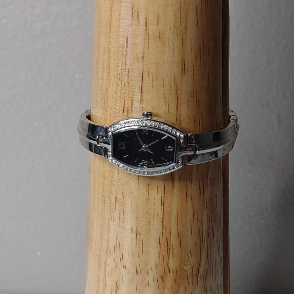 Pretty Silver Tone Metal With Black Dial And Clear Stones Analog Watch